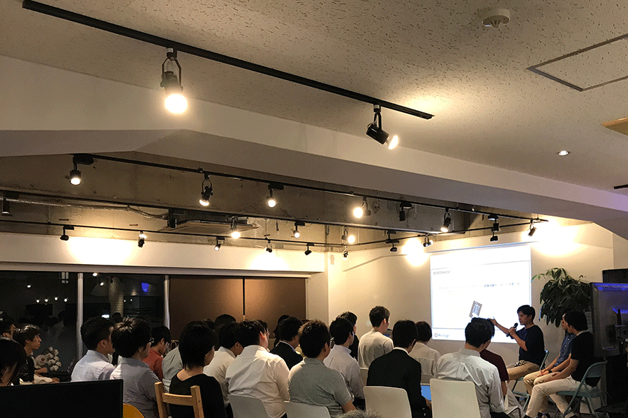 ファイブ株式会社の菅野圭介さん、クックパッド株式会社の大寺裕也さん、アタラ合同会社の和泉晴之、杓谷匠<